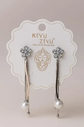 💎 Crystal Studded Floral Earrings